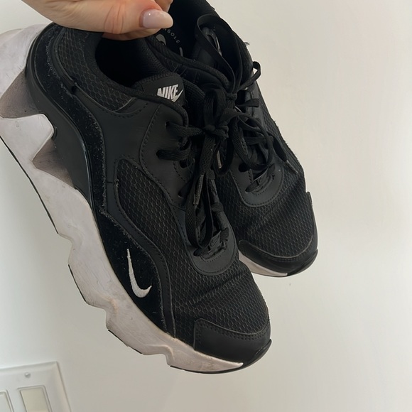 NIKE Ryz 365 2 - Women’s US 9.5 - Picture 3 of 6